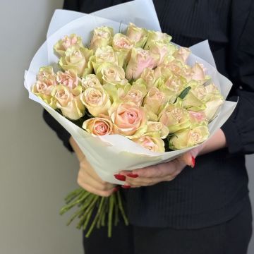 Букет из 25 нежно-розовых роз (Кения) 40 см в упаковке