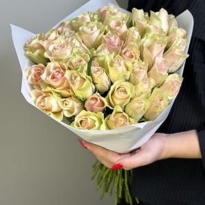 Букет из 35 нежно-розовых роз ( Кения) 40 см в упаковке