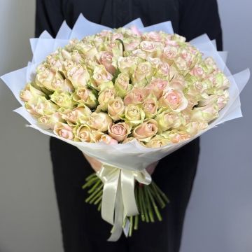 101 роза Кения 35-40 см микс
