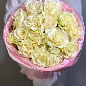 15 "Французских" белых роз N