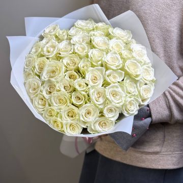 Букет из 51 белой розы 35-40 см (Кения)