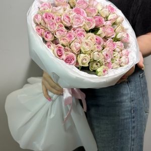 25 кустовых роз (Россия)