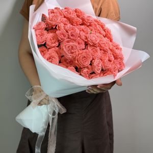 23 кустовые розы (Россия)